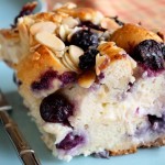 Borůvková žemlovka s cheesecake náplní